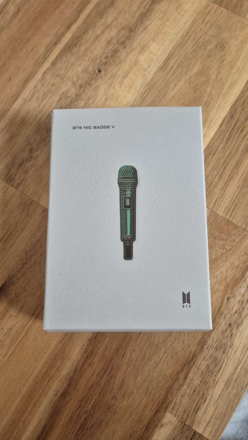 Badge BTS Mic V