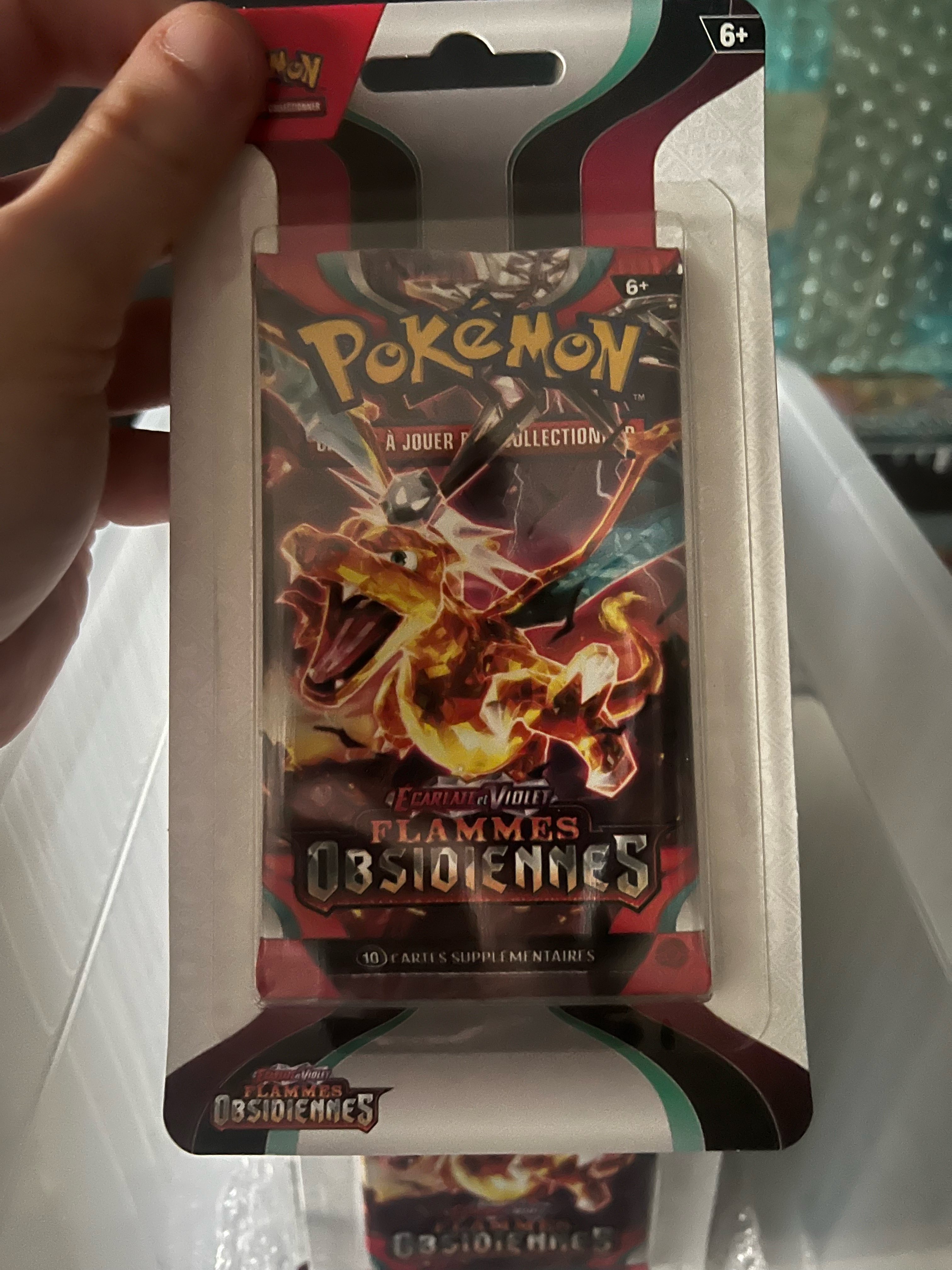 Booster Cartonné Dracaufeu Flammes Obsidiennes