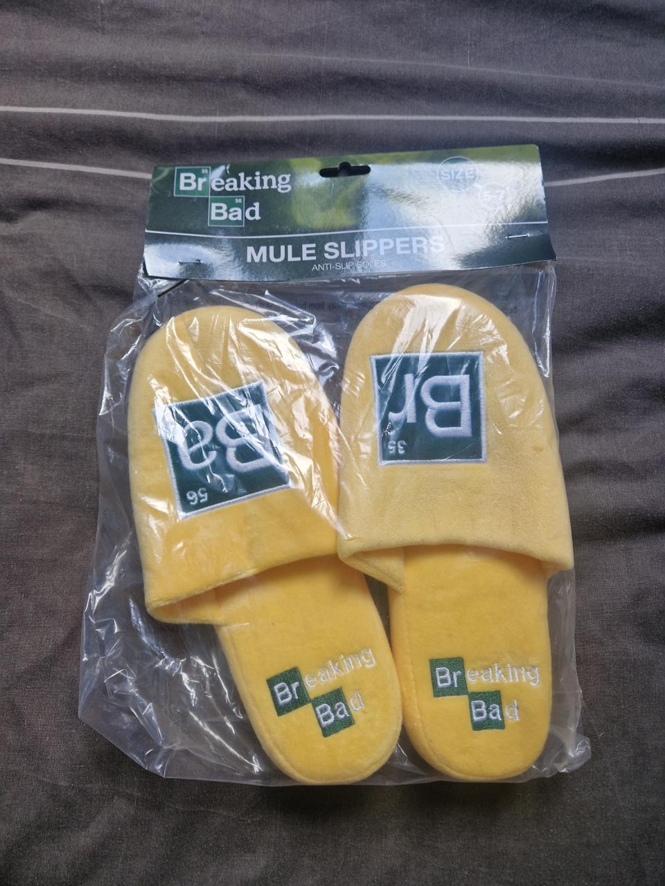 Pantoufles Breaking Bad jaunes - Groovy - taille 38/41 EU