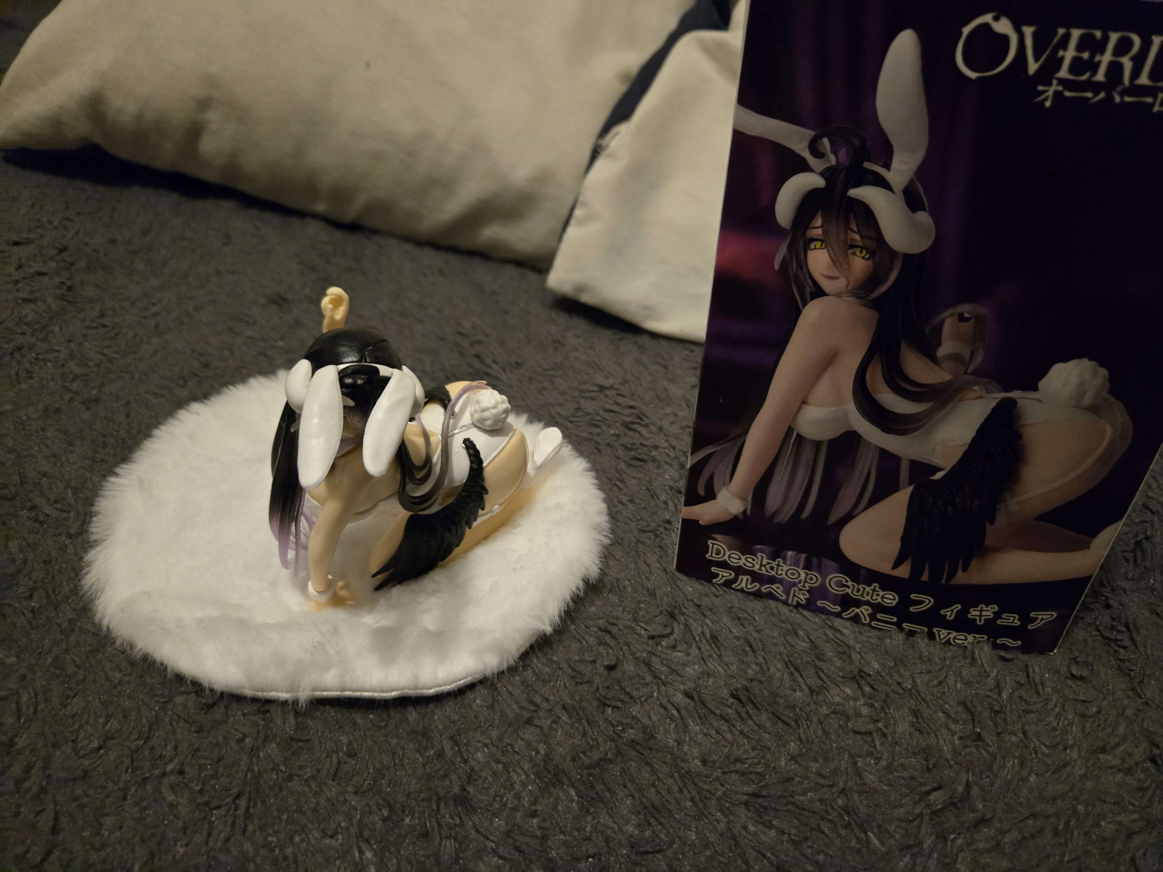 figurine anime: bunnygirl blanc albedo