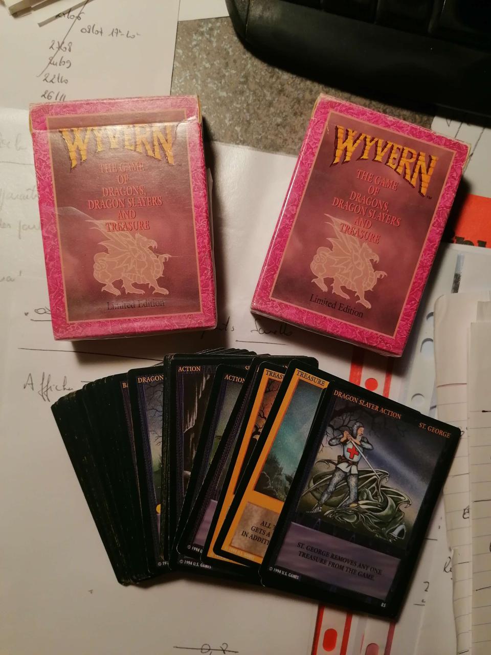 123 cartes à collectionner du jeu Wyvern en anglais