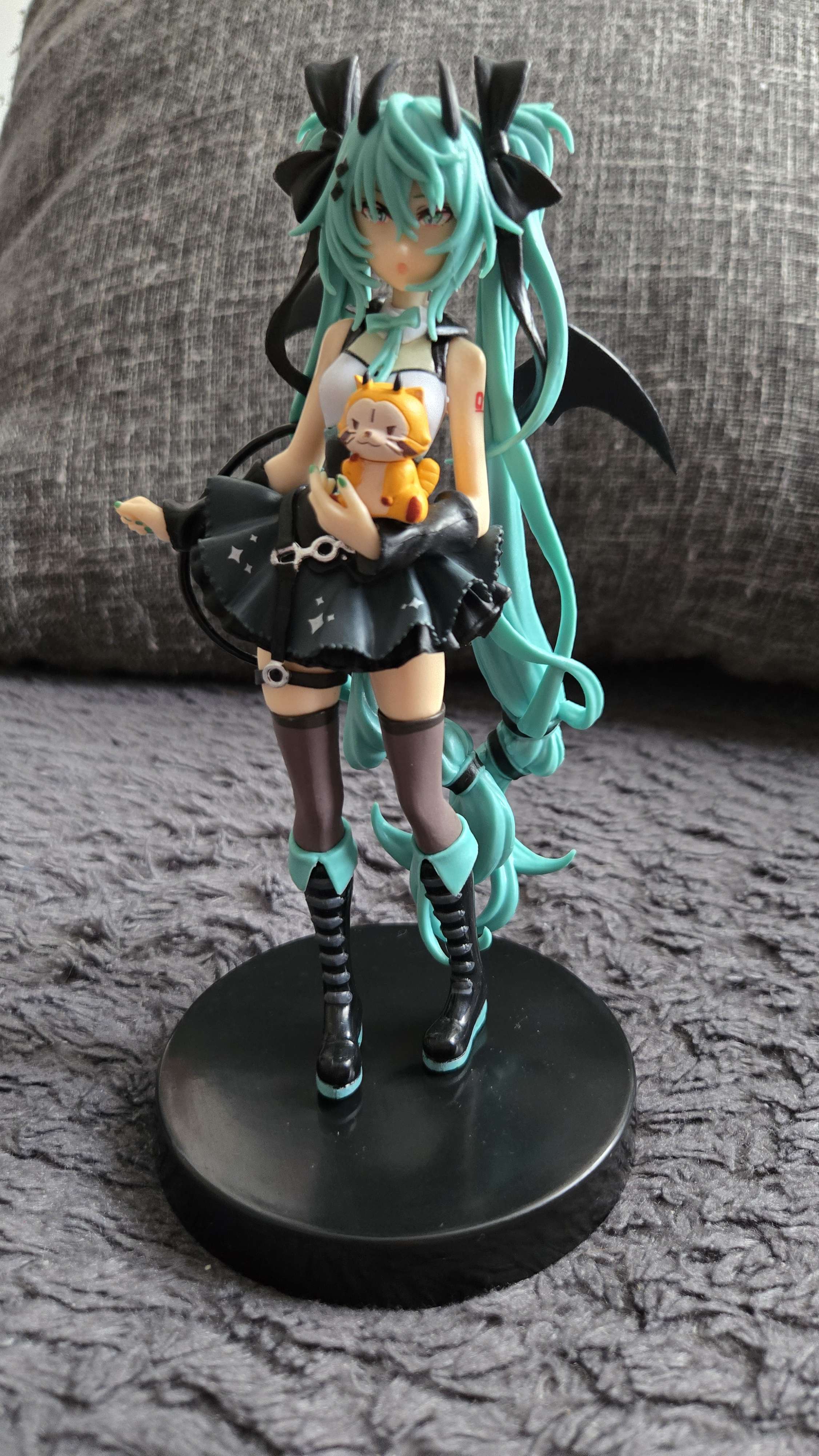 Figurine hatsune miku petite succube