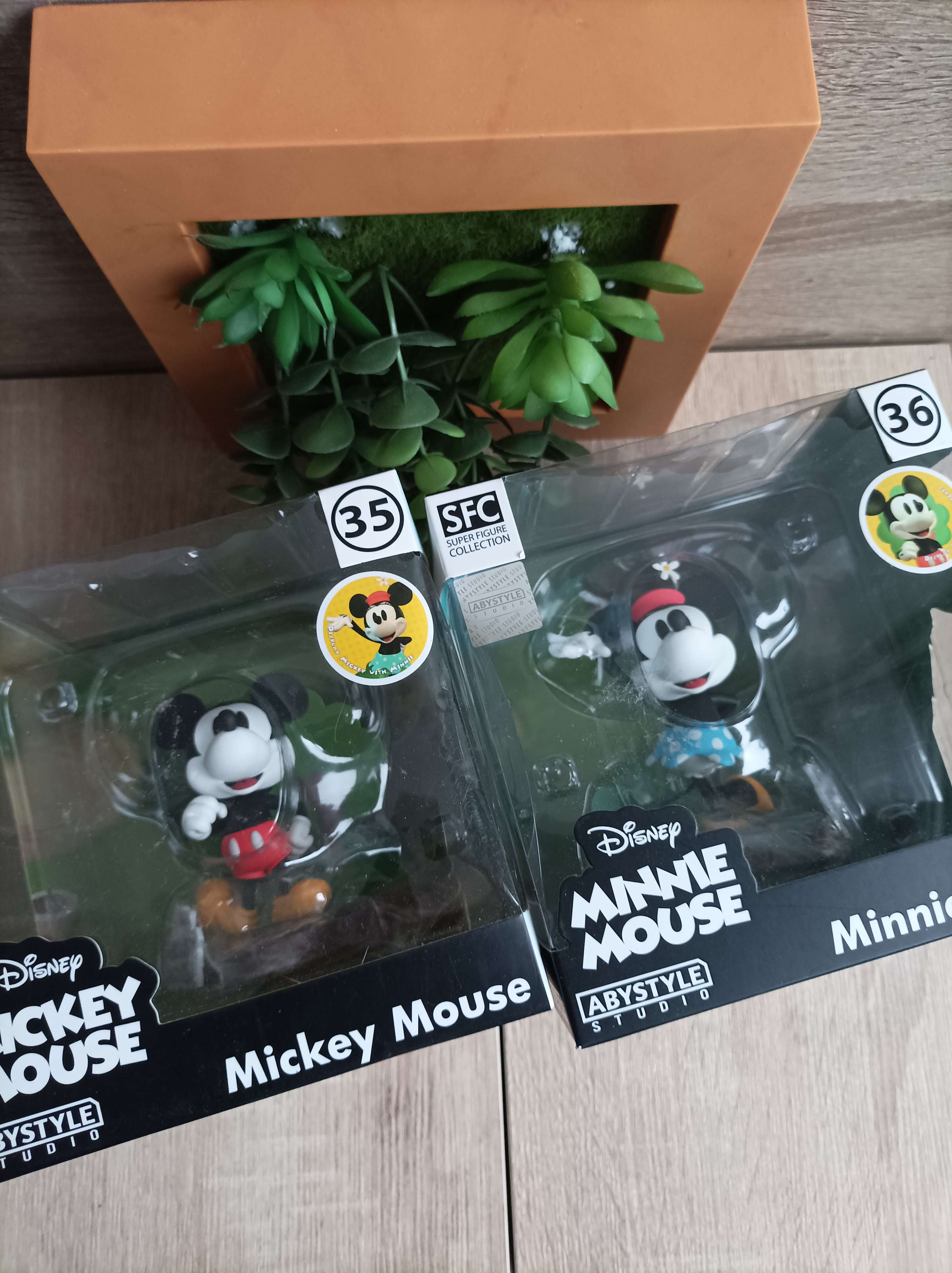 Lot 2 figurines Mickey et Minnie mouse Disney abystyle