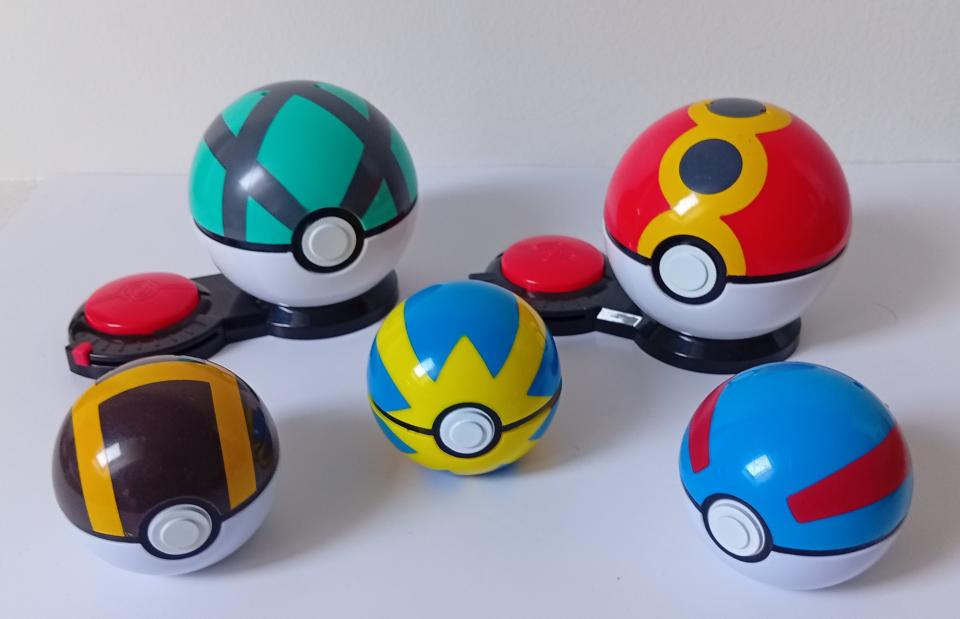 Lot de 5 Pokeballs vide