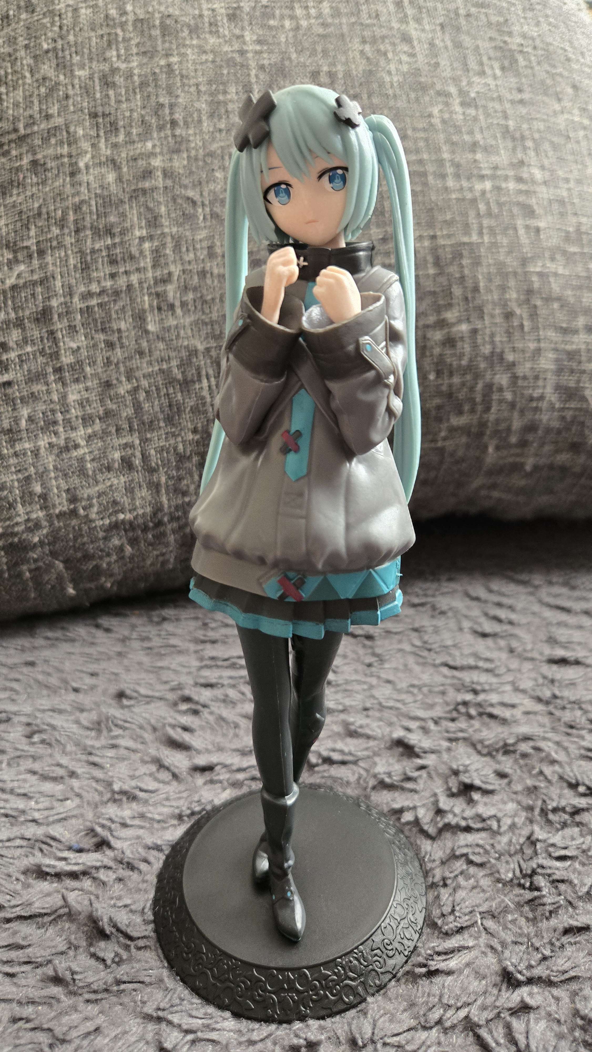 Figurine vocaloid Hatsune Miku Shuttered Sekai Luminasta