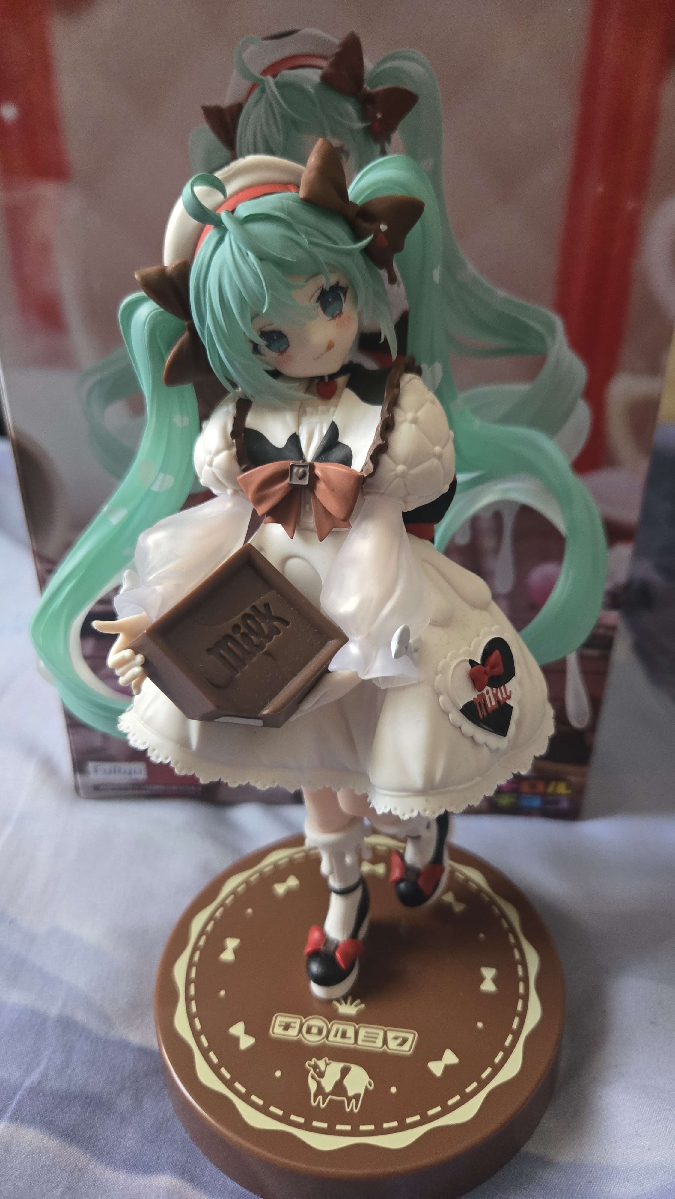 Vocaloid -  Hatsune miku X tirol choco milk ver