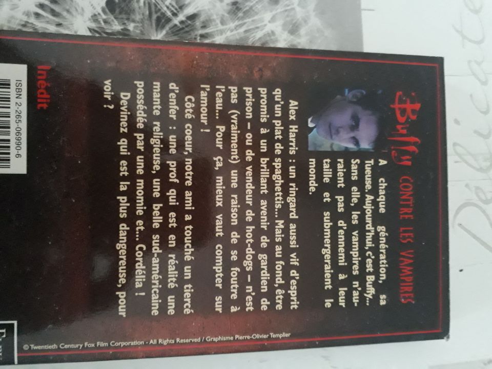 Livre Buffy contre les vampires : les métamorphoses d'Alex .:. Grenier